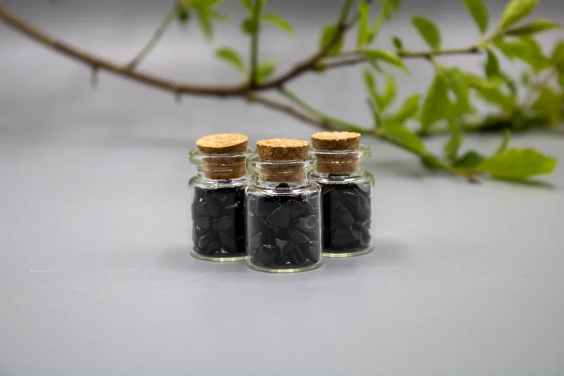 Mini Glas Flaske m. Chips - Obsidian - SoulCandy.dk