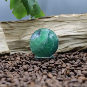 Grøn Fluorit Kugle - Nr 4. 230g ~ 5cm / 5cm / 5cm